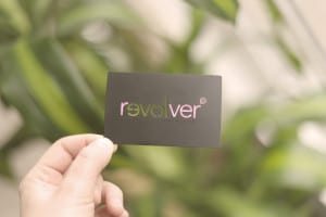 carte-metal-noir-revolver-ironcards-low